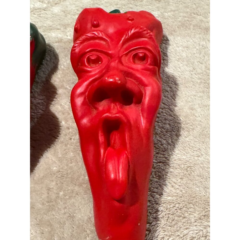 Red Chili Pepper Anthropomorphic Faces Signed By Artist R. Vandamme 1996… - Picture 4 of 15